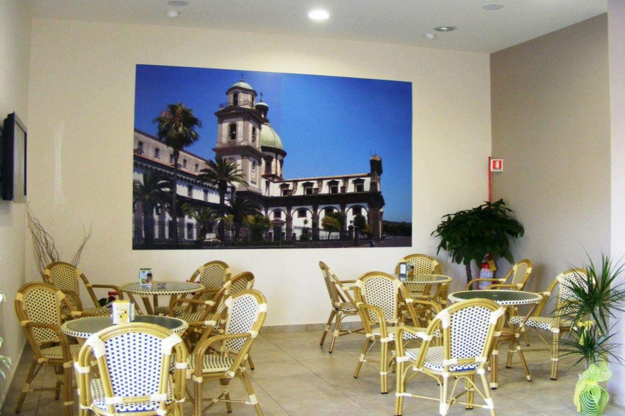 Hotel La Casa Del Pellegrino Sant' Anastasia ภายนอก รูปภาพ